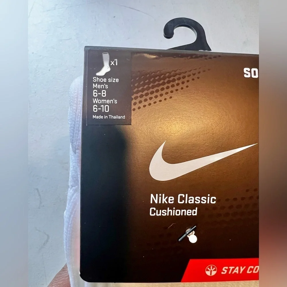 NWT Nike Dri-Fit Classic Cushioned White High Soccer Socks Unisex Size Athletic